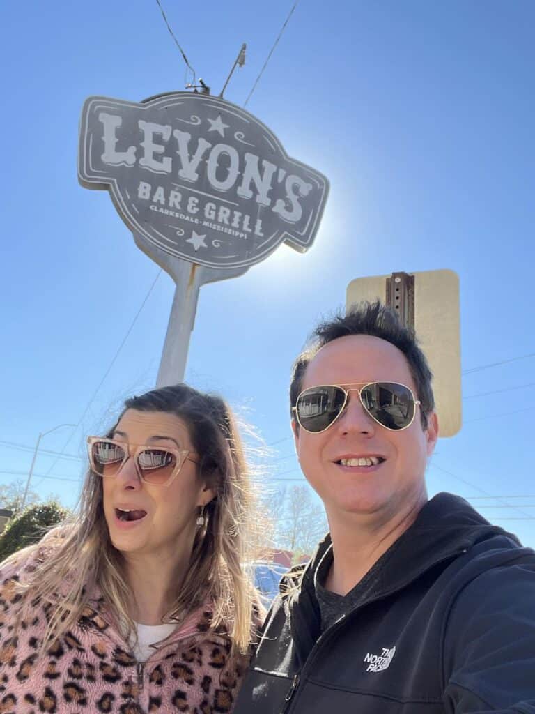 Levon's Bar & Grill